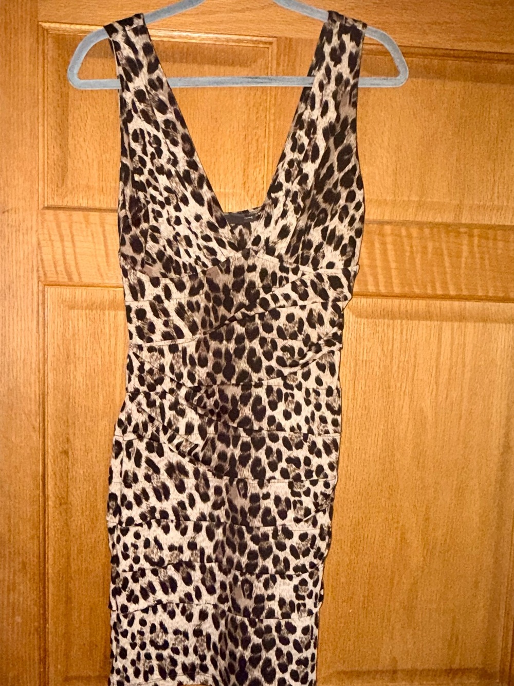 Forever Twenty One NWT size M Leopard Print V-Neck Bodycon Dress - Neutral Tones